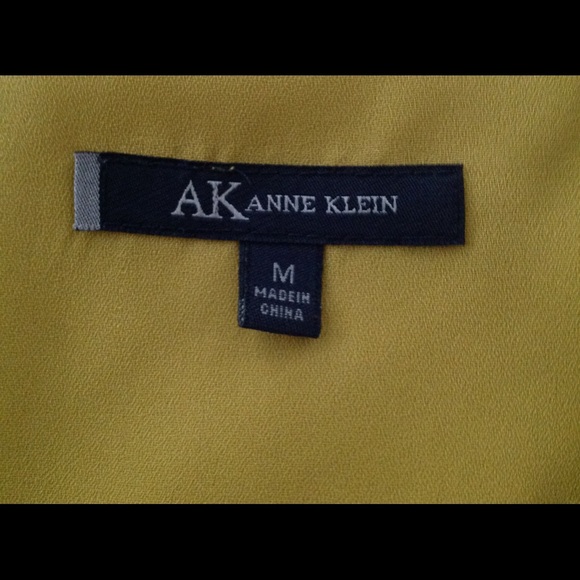 Anne Klein dressy sleeveless top. - Picture 5 of 5